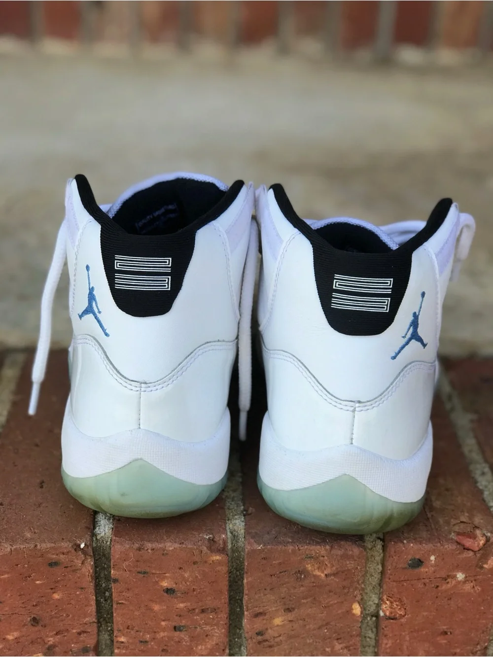 Air Jordan 11 Retro 2024 Legend Blue/Columbia Size 8.5
